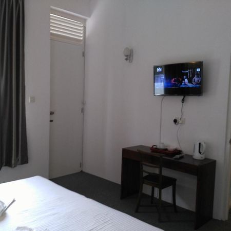 West Inn Colombo Exterior photo