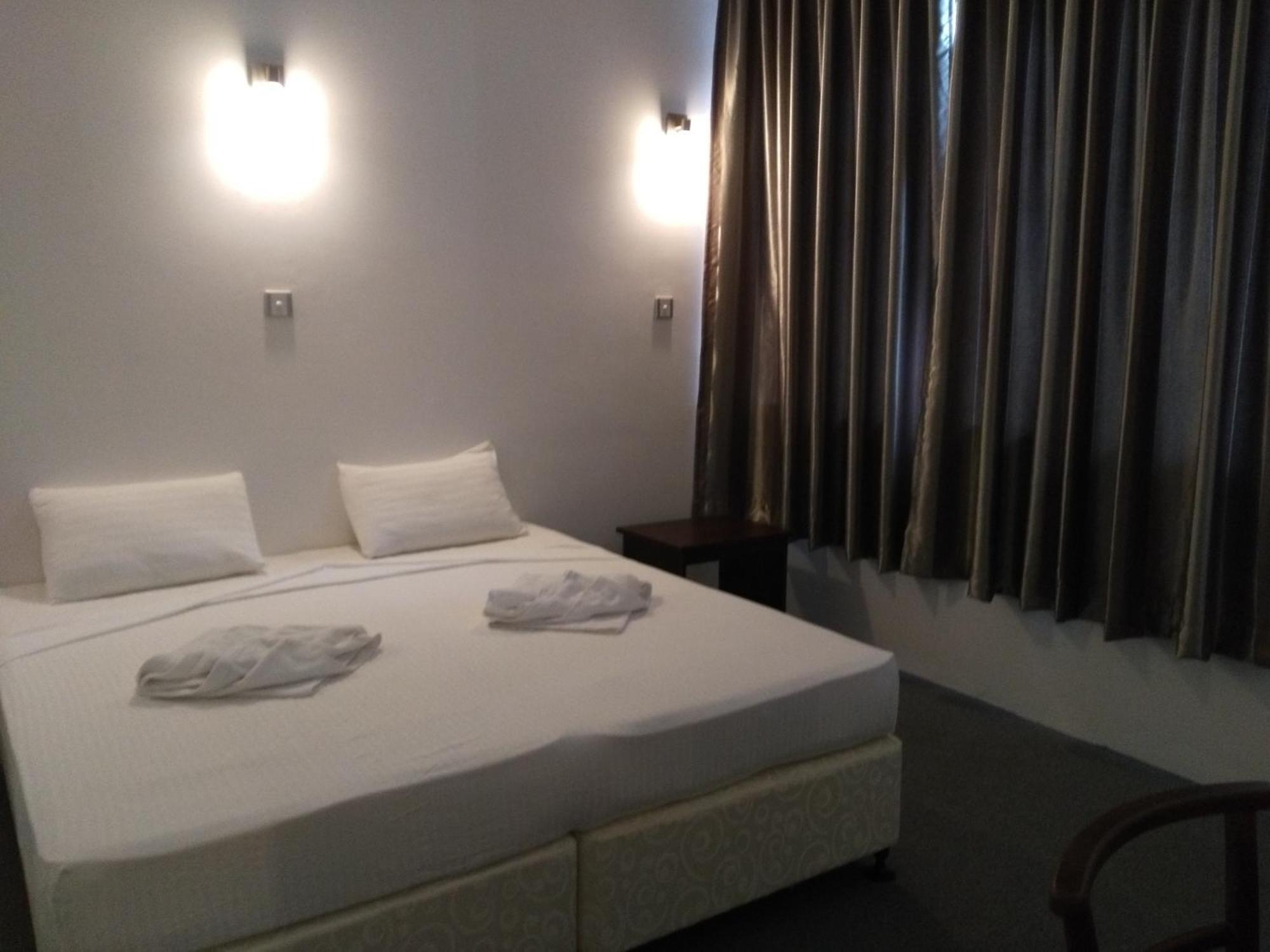 West Inn Colombo Exterior photo