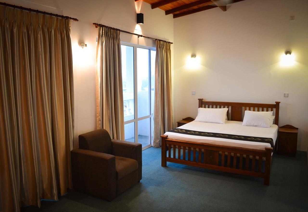 West Inn Colombo Exterior photo
