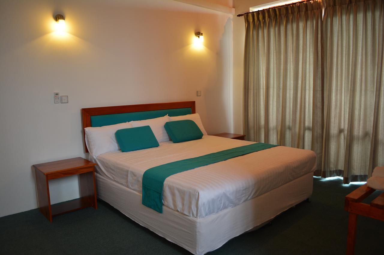 West Inn Colombo Exterior photo