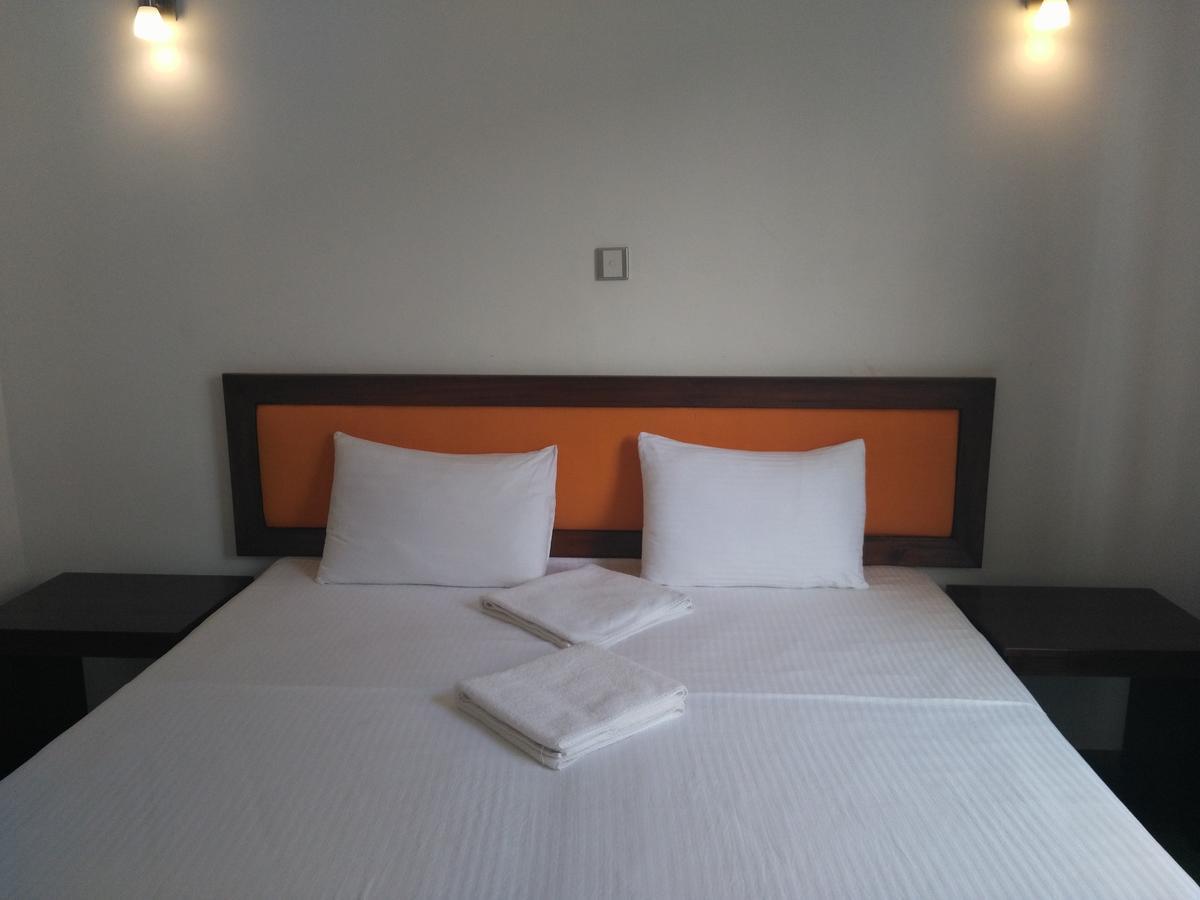 West Inn Colombo Exterior photo